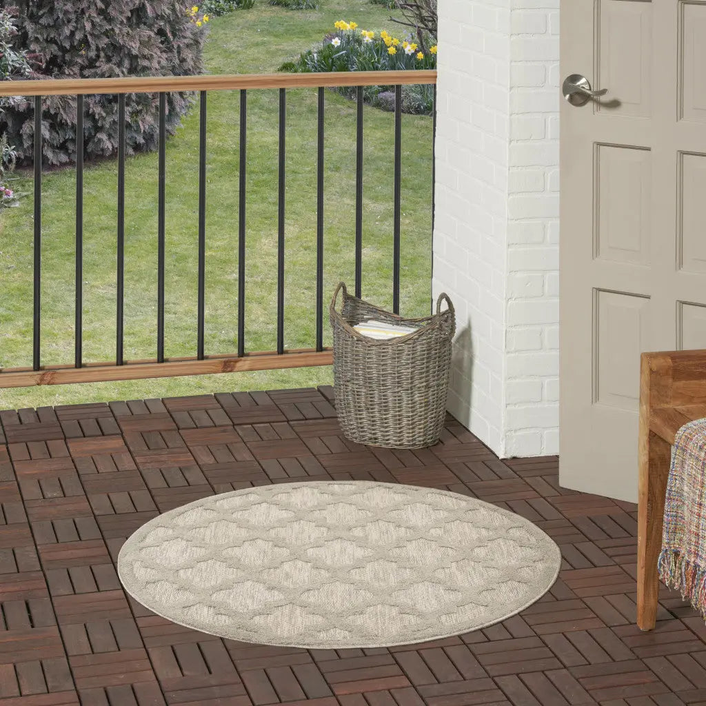 4' Cream And Beige Round Geometric Indoor Outdoor Area Rug Homeroots Outdoor