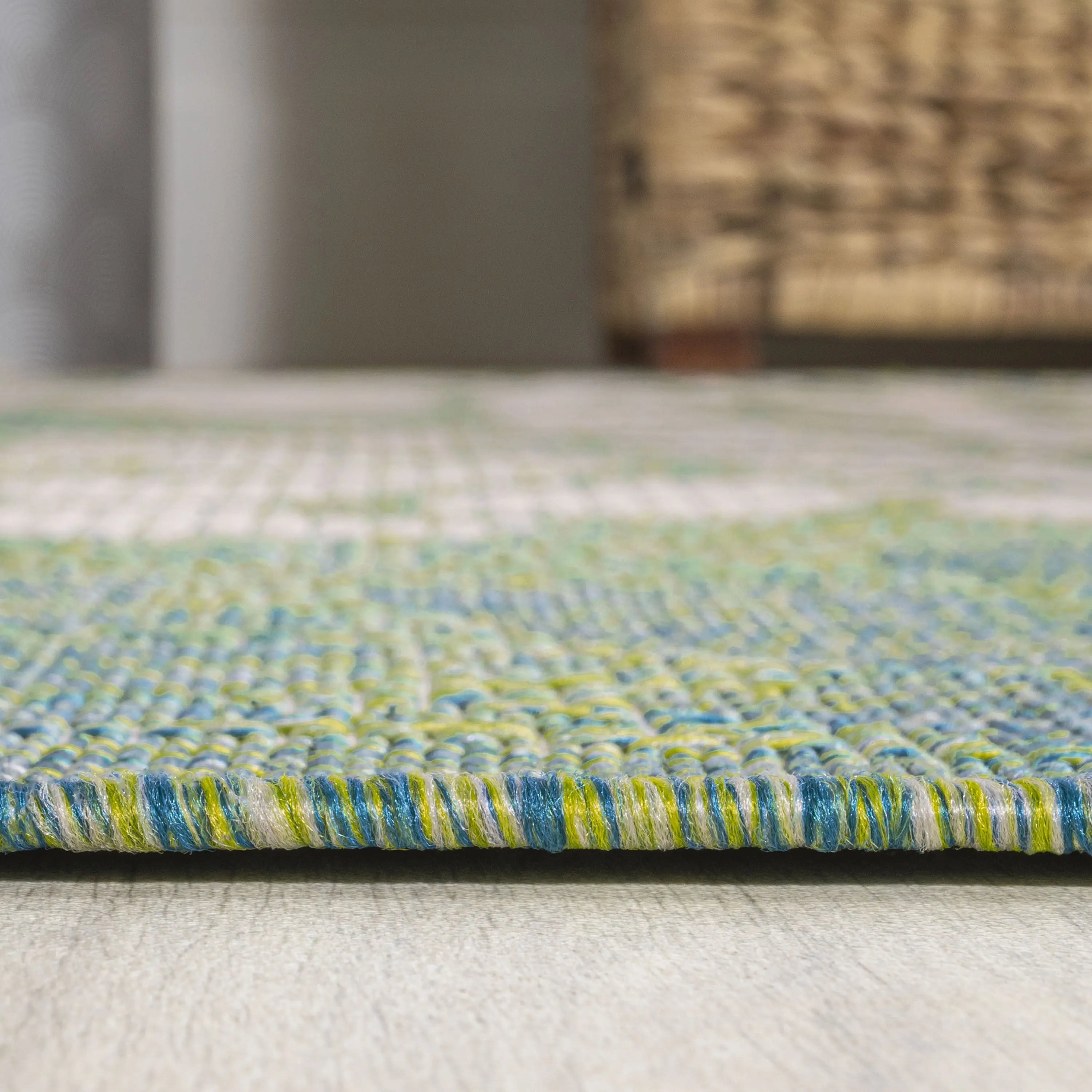 4' Cream And Green Square Floral Indoor Outdoor Area Rug Homeroots Outdoor