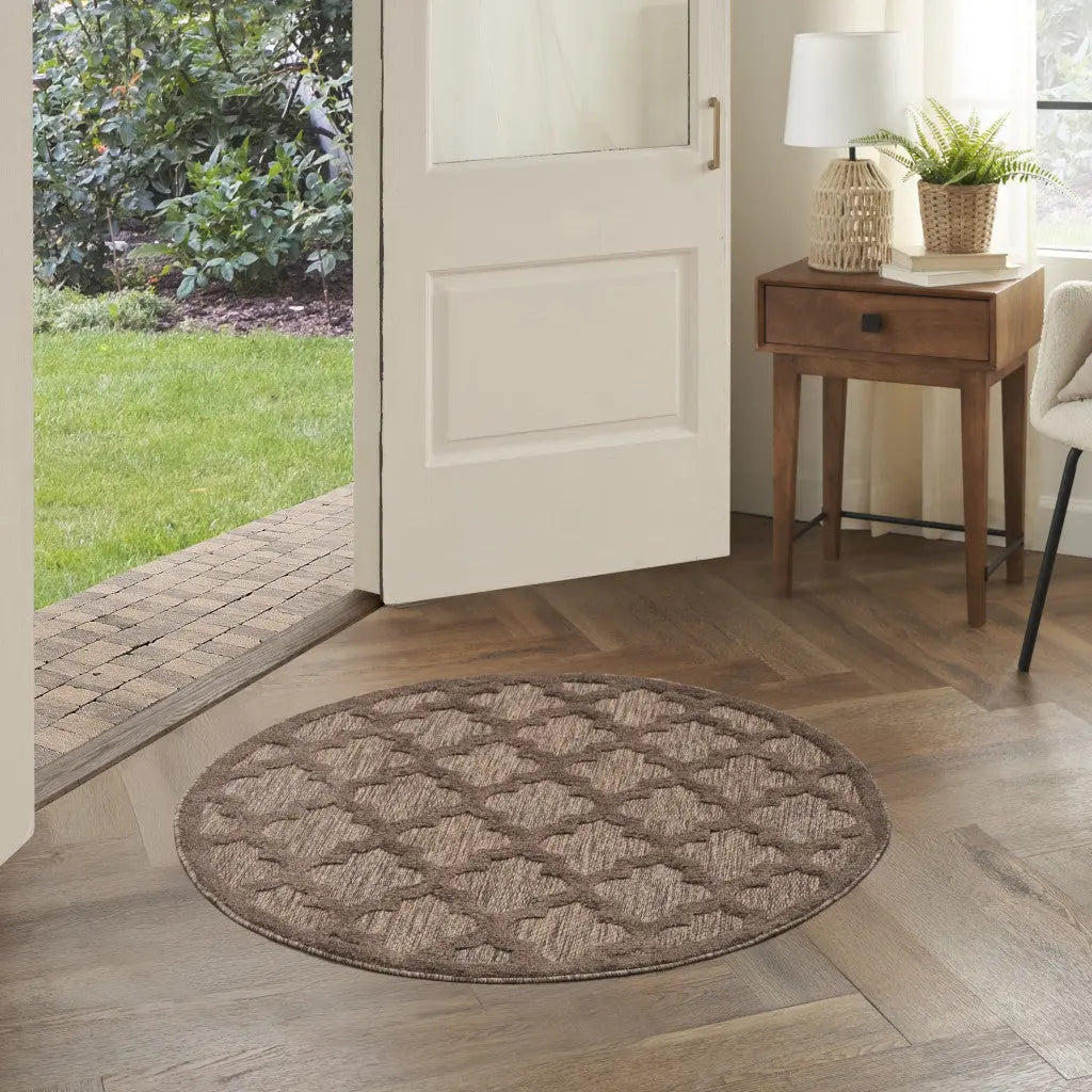 4' Dark Brown And Light Brown Round Geometric Indoor Outdoor Area Rug Homeroots Outdoor
