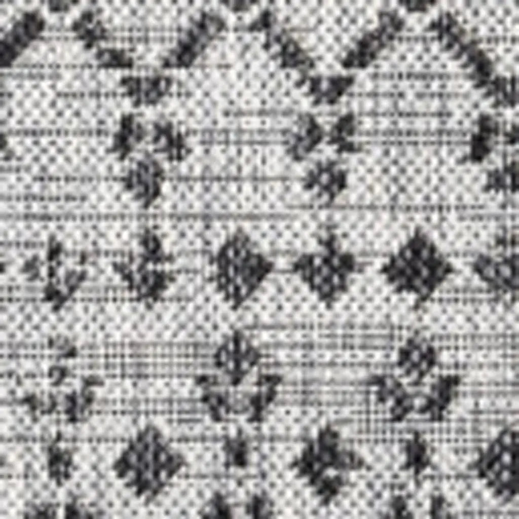 4' Light Gray And Black Square Trellis Indoor Outdoor Area Rug Homeroots Outdoor