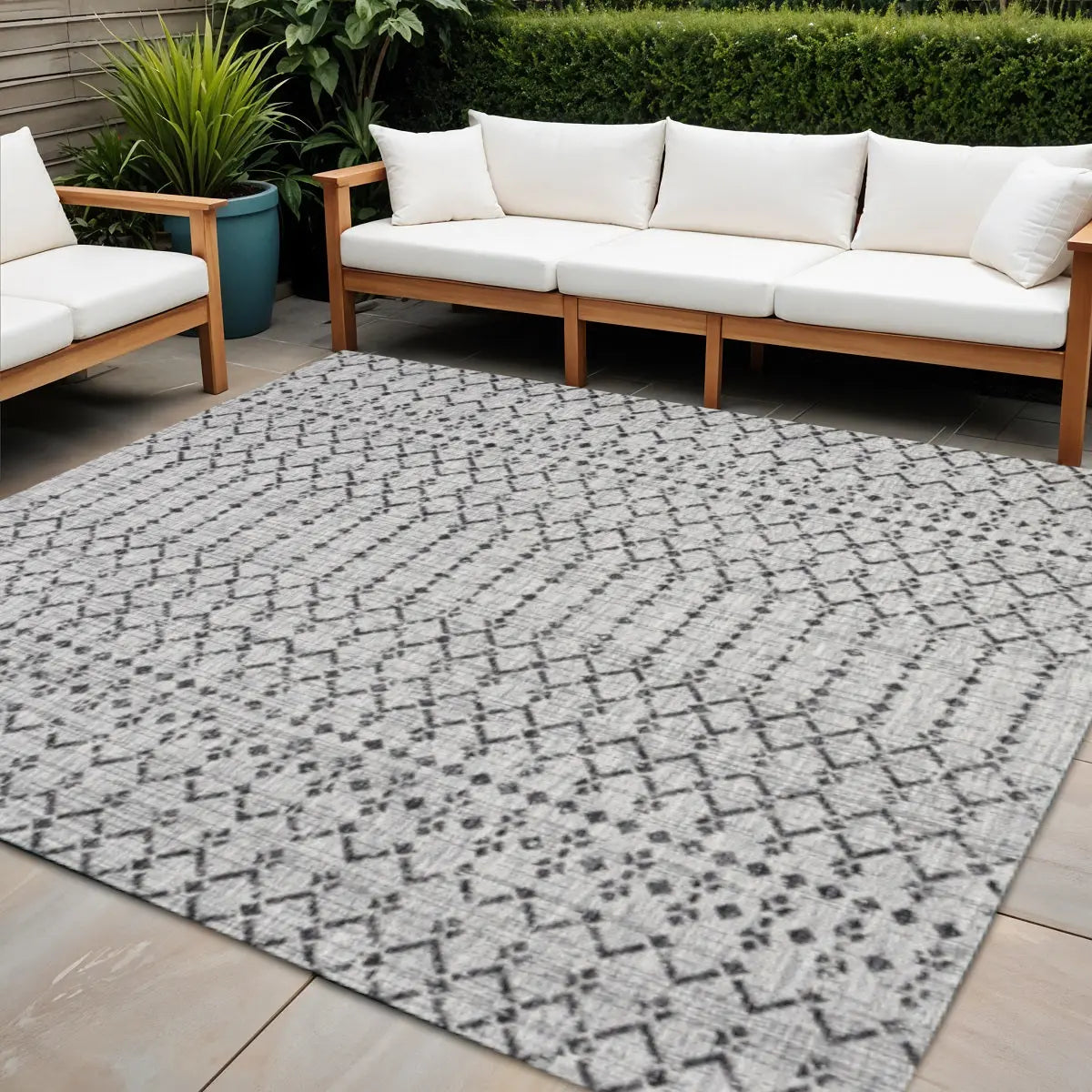 4' Light Gray And Black Square Trellis Indoor Outdoor Area Rug Homeroots Outdoor