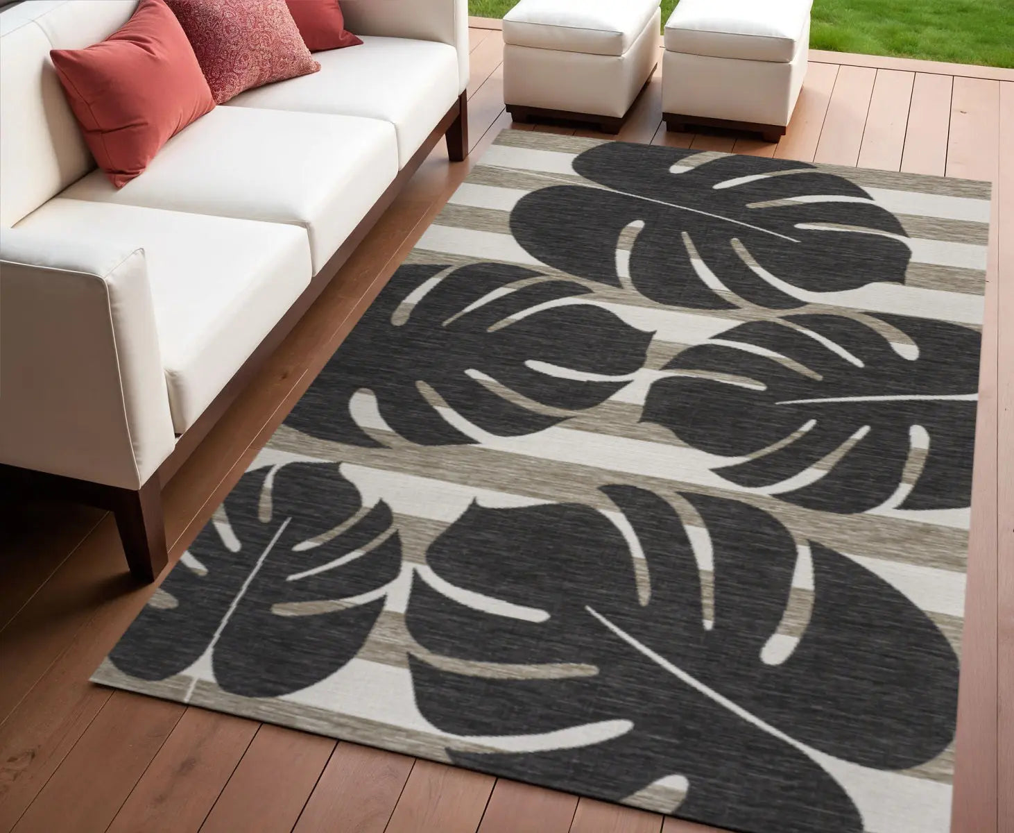 4' X 6' Black And Beige Floral Indoor Outdoor Area Rug Homeroots Outdoor