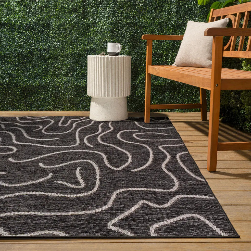 4' X 6' Black And Cream Abstract Indoor Outdoor Area Rug Homeroots Outdoor