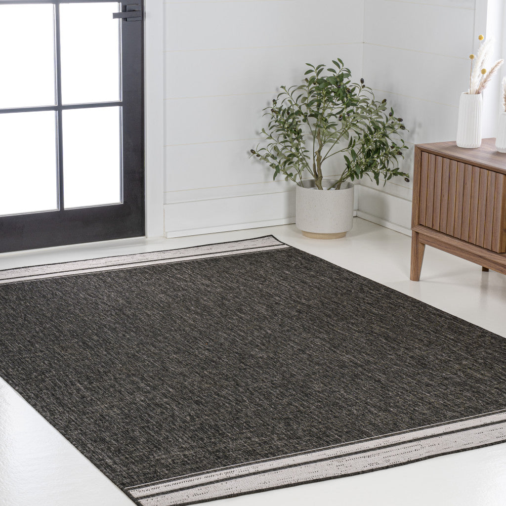 4' X 6' Black And Cream Indoor Outdoor Area Rug - GreatEagleInc