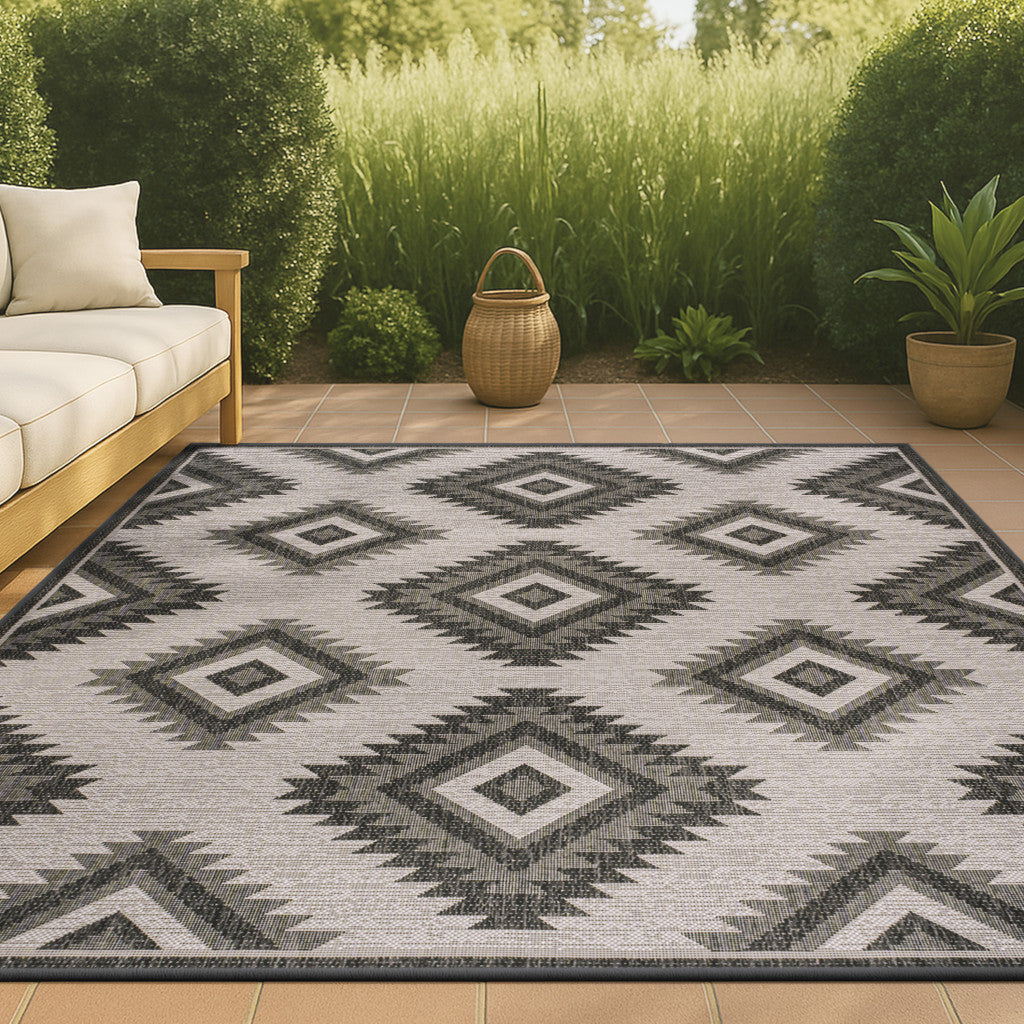 4' X 6' Black And Cream Moroccan Indoor Outdoor Area Rug - GreatEagleInc