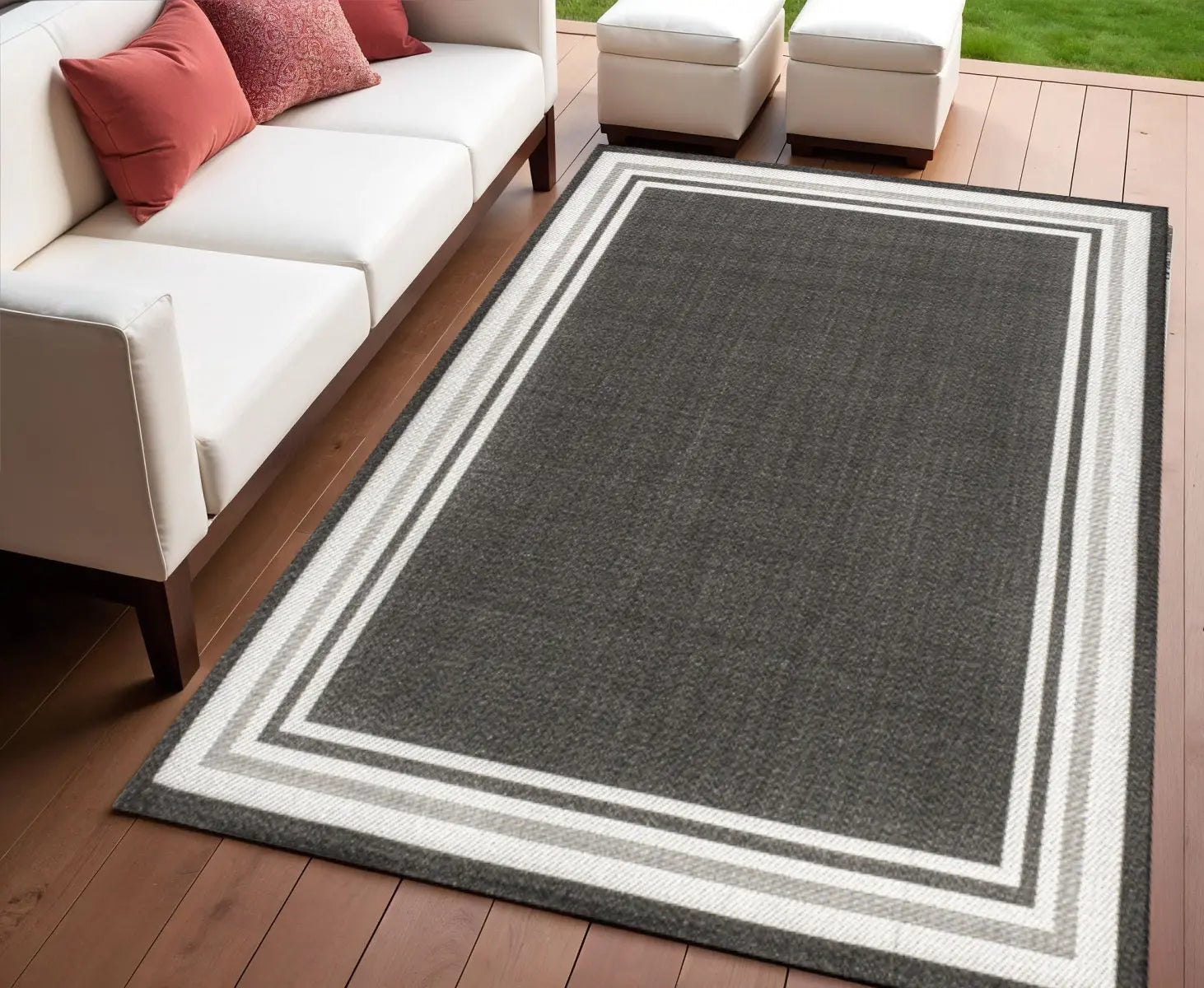 4' X 6' Black And Cream Striped Indoor Outdoor Area Rug Homeroots Outdoor