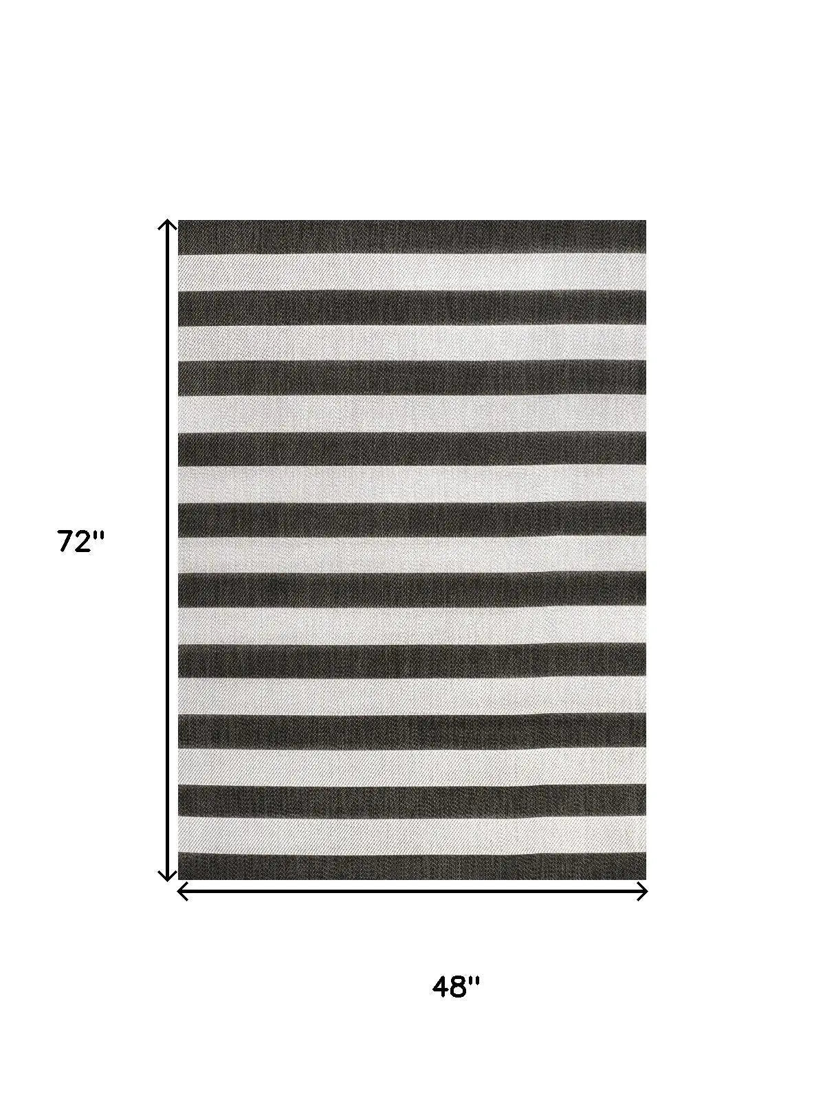 4' X 6' Black And Cream Striped Indoor Outdoor Area Rug Homeroots Outdoor