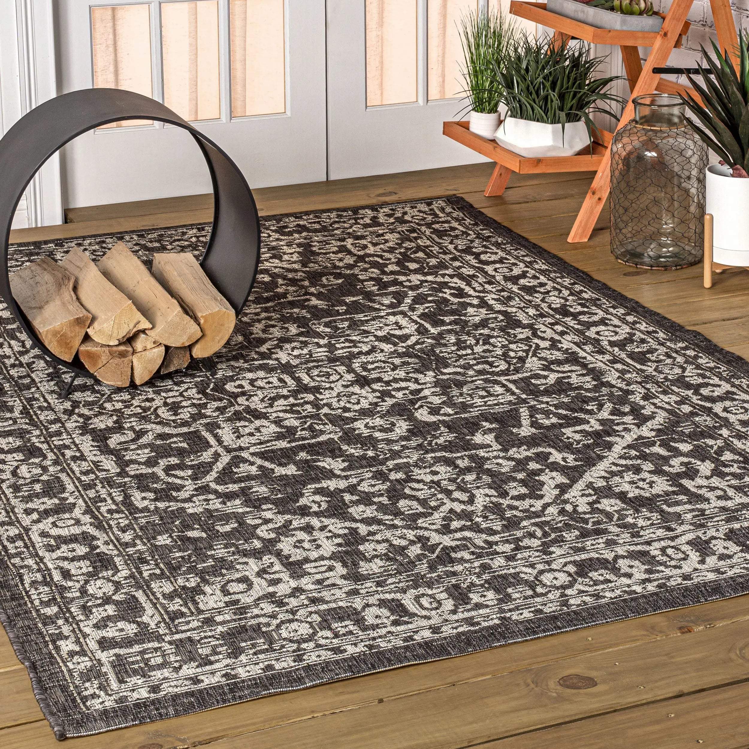 4' X 6' Black And Gray Medallion Indoor Outdoor Area Rug Homeroots Outdoor