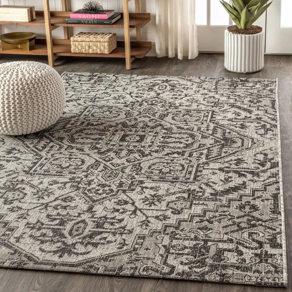 4' X 6' Black And Gray Medallion Indoor Outdoor Area Rug Homeroots Outdoor