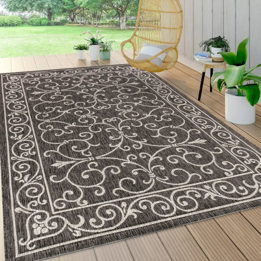 4' X 6' Black And Gray Medallion Indoor Outdoor Area Rug Homeroots Outdoor
