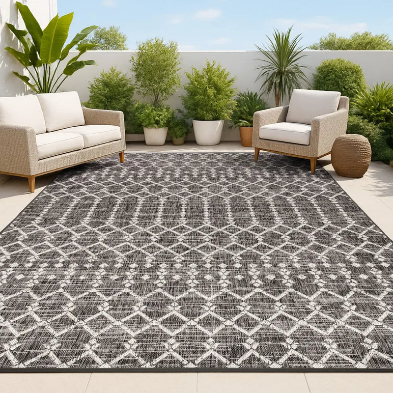 4' X 6' Black And Gray Trellis Indoor Outdoor Area Rug Homeroots Outdoor