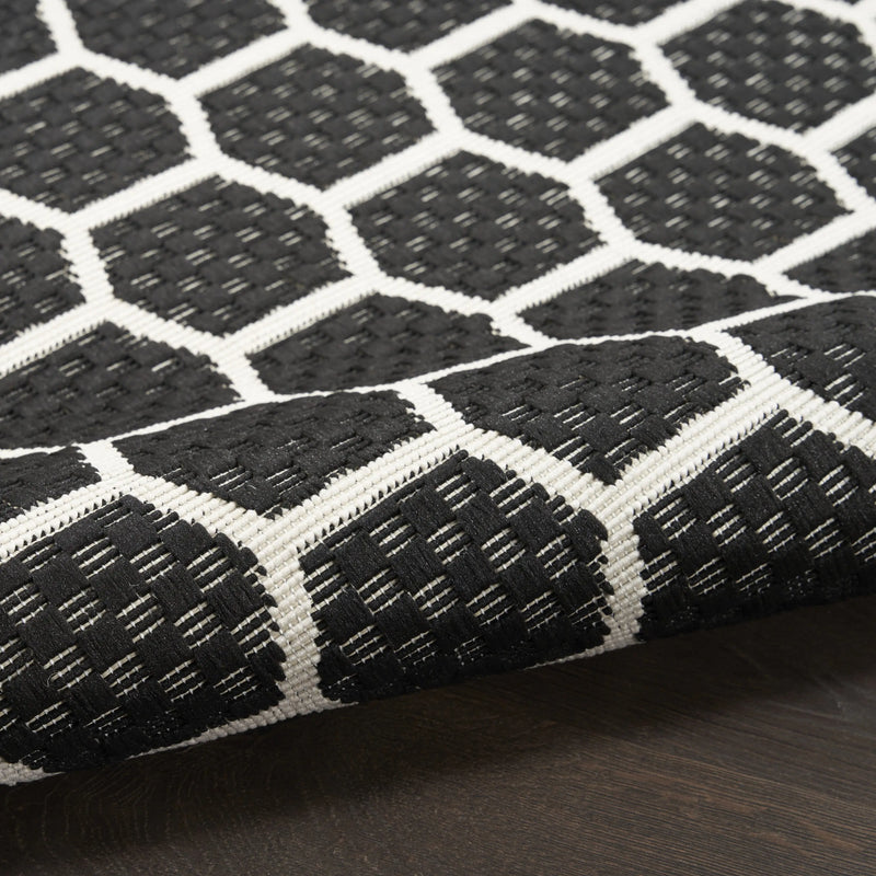 4' X 6' Black And Ivory Geometric Indoor Outdoor Area Rug - GreatEagleInc