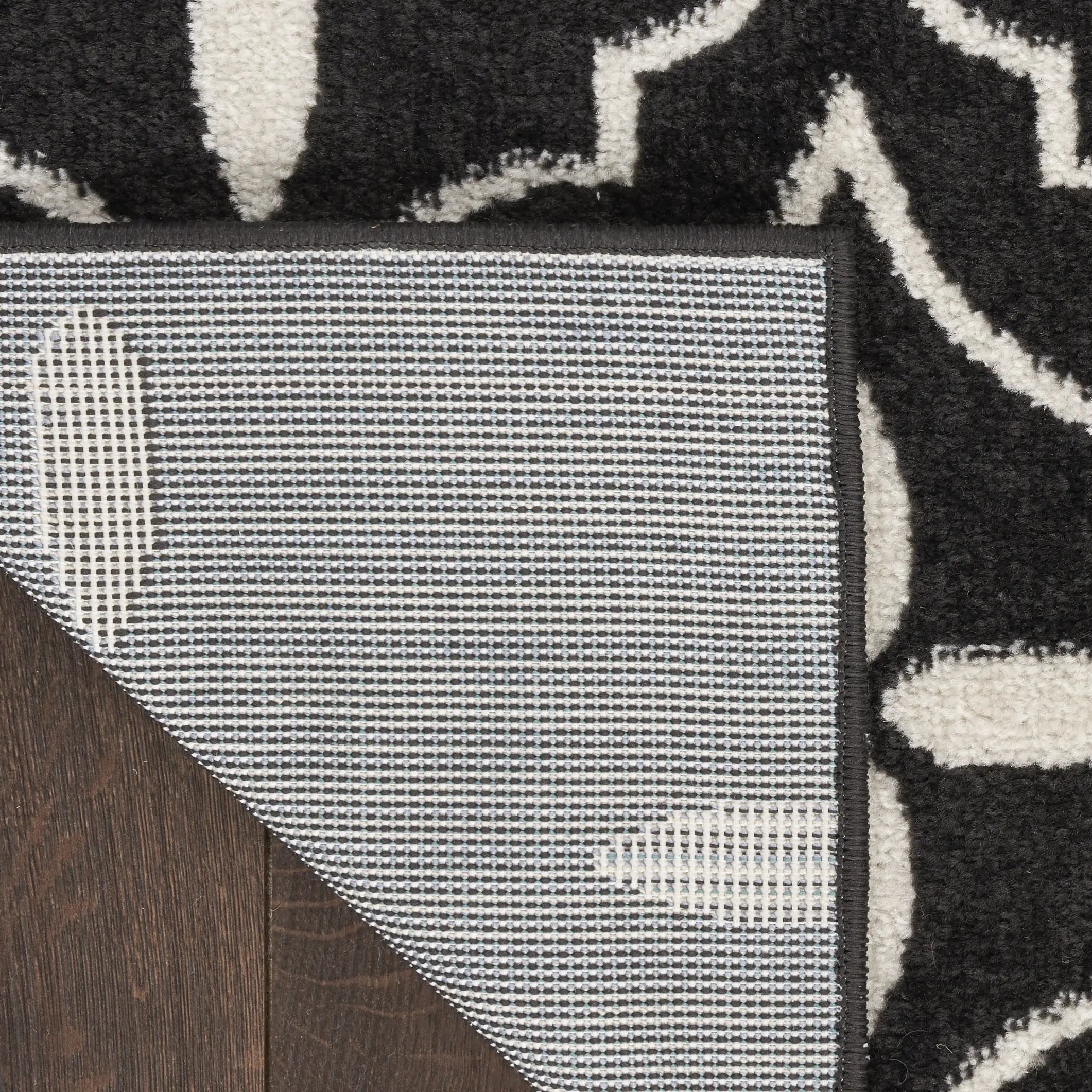 4' X 6' Black And Ivory Geometric Indoor Outdoor Area Rug Homeroots Outdoor