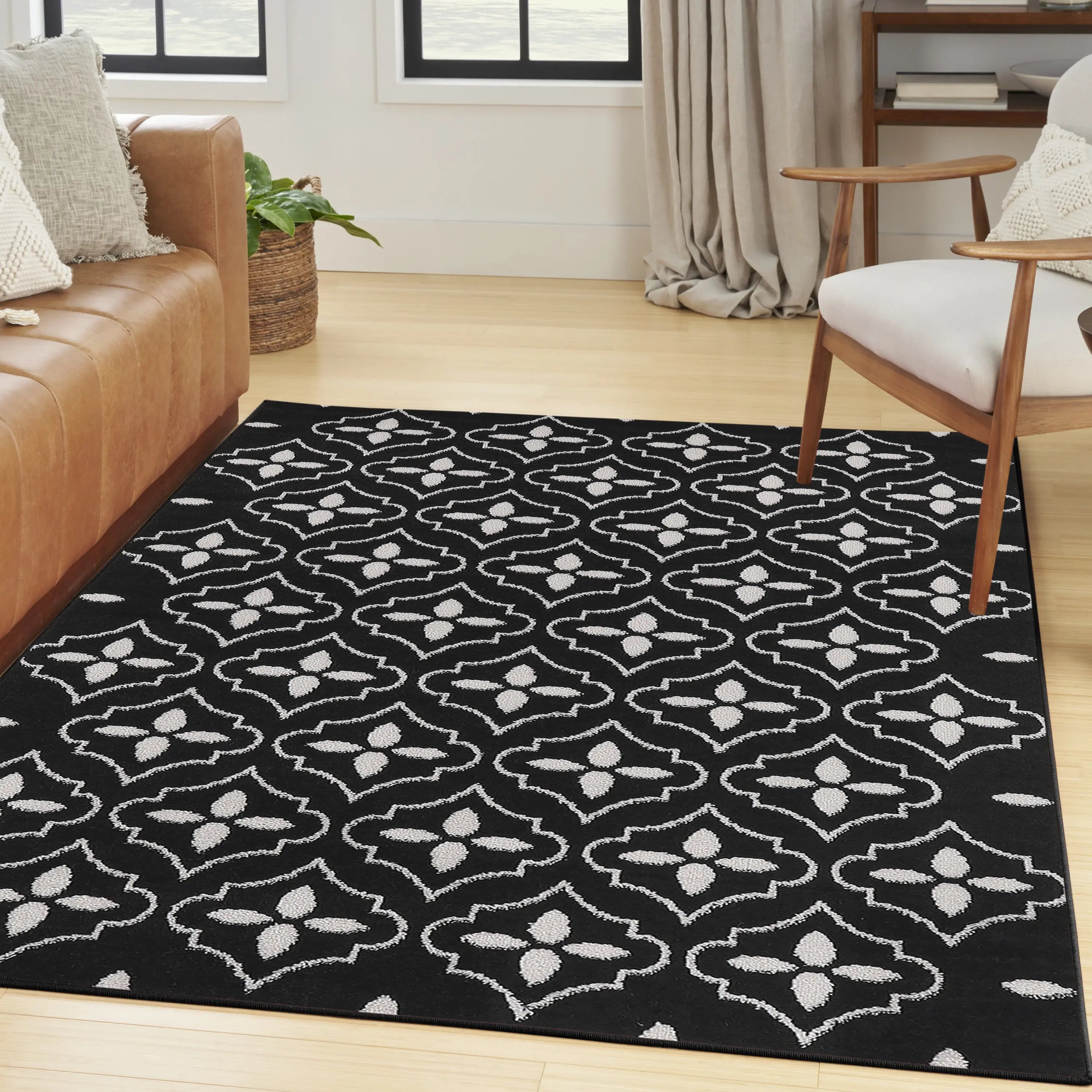 4' X 6' Black And Ivory Geometric Indoor Outdoor Area Rug Homeroots Outdoor