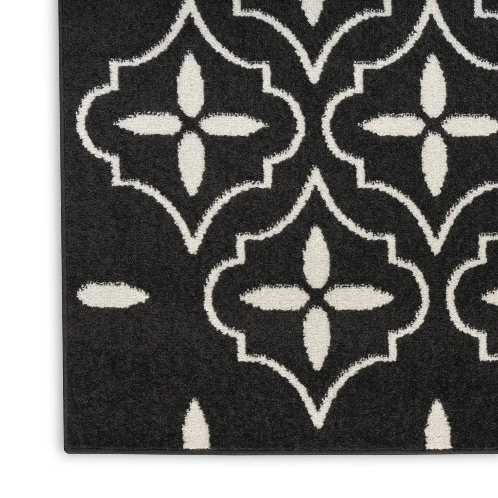 4' X 6' Black And Ivory Geometric Indoor Outdoor Area Rug Homeroots Outdoor