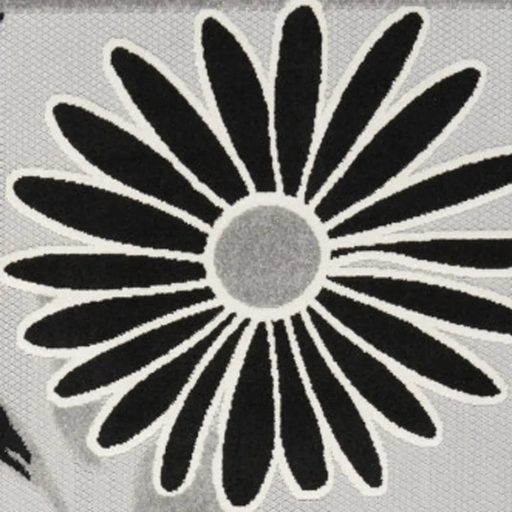 4' X 6' Black White Floral Stain Resistant Non Skid Area Rug Homeroots Outdoor