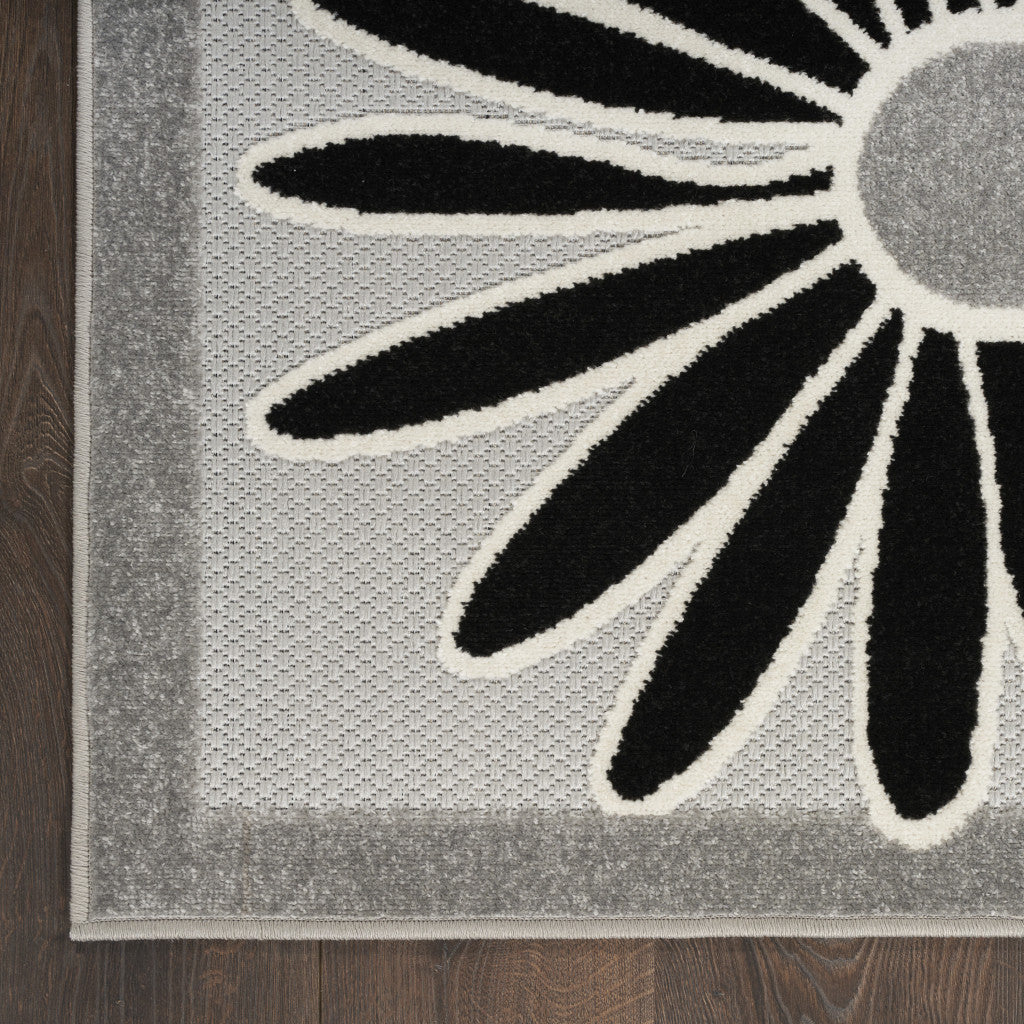 4' X 6' Black White Floral Stain Resistant Non Skid Area Rug Homeroots Outdoor