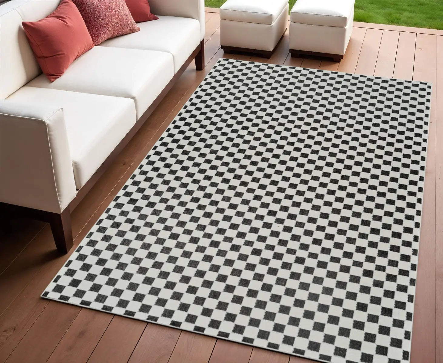 4' X 6' Black and White Geometric Distressed Indoor Outdoor Area Rug Homeroots Outdoor