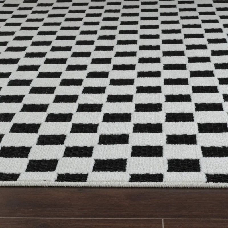 4' X 6' Black and White Geometric Distressed Indoor Outdoor Area Rug Homeroots Outdoor