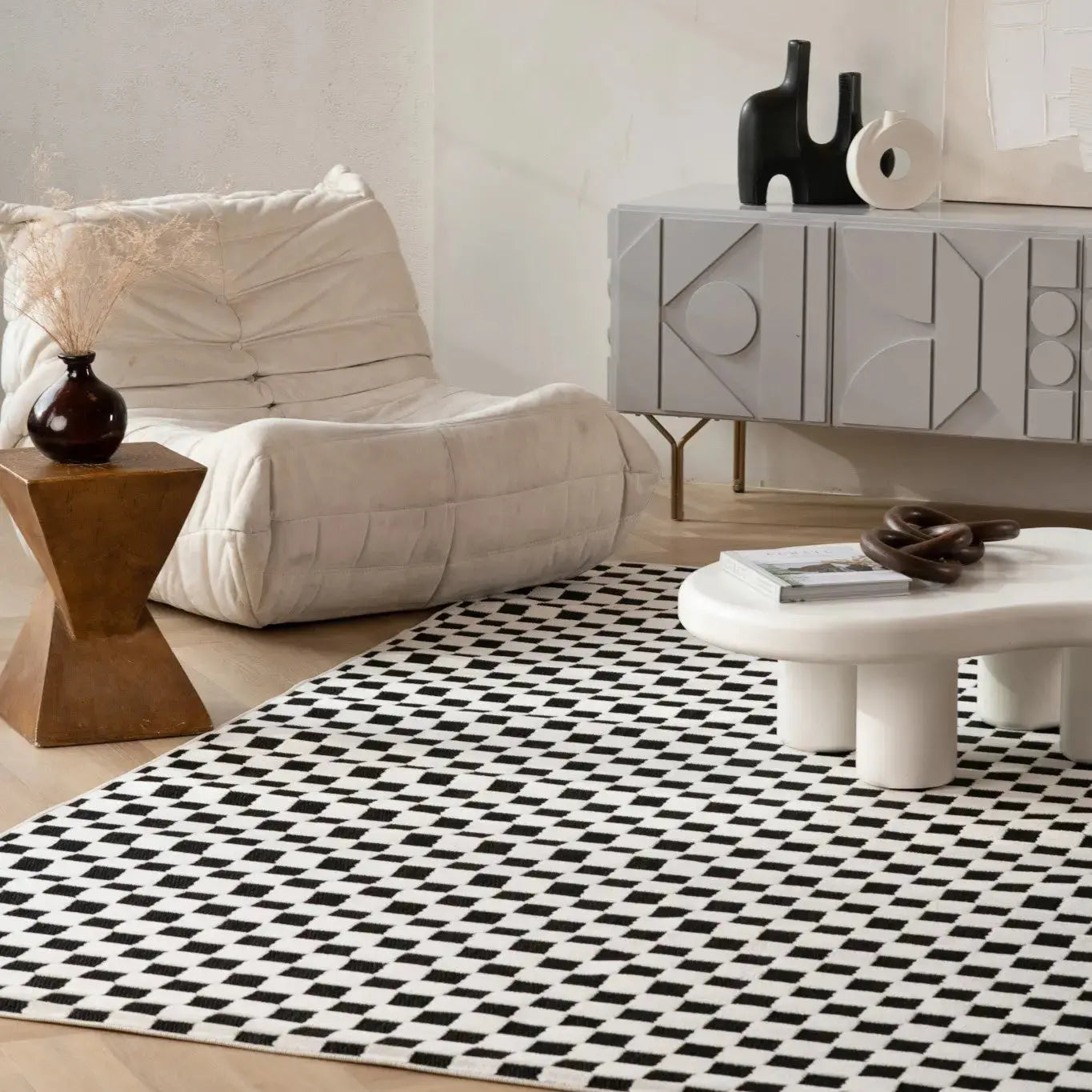 4' X 6' Black and White Geometric Distressed Indoor Outdoor Area Rug Homeroots Outdoor