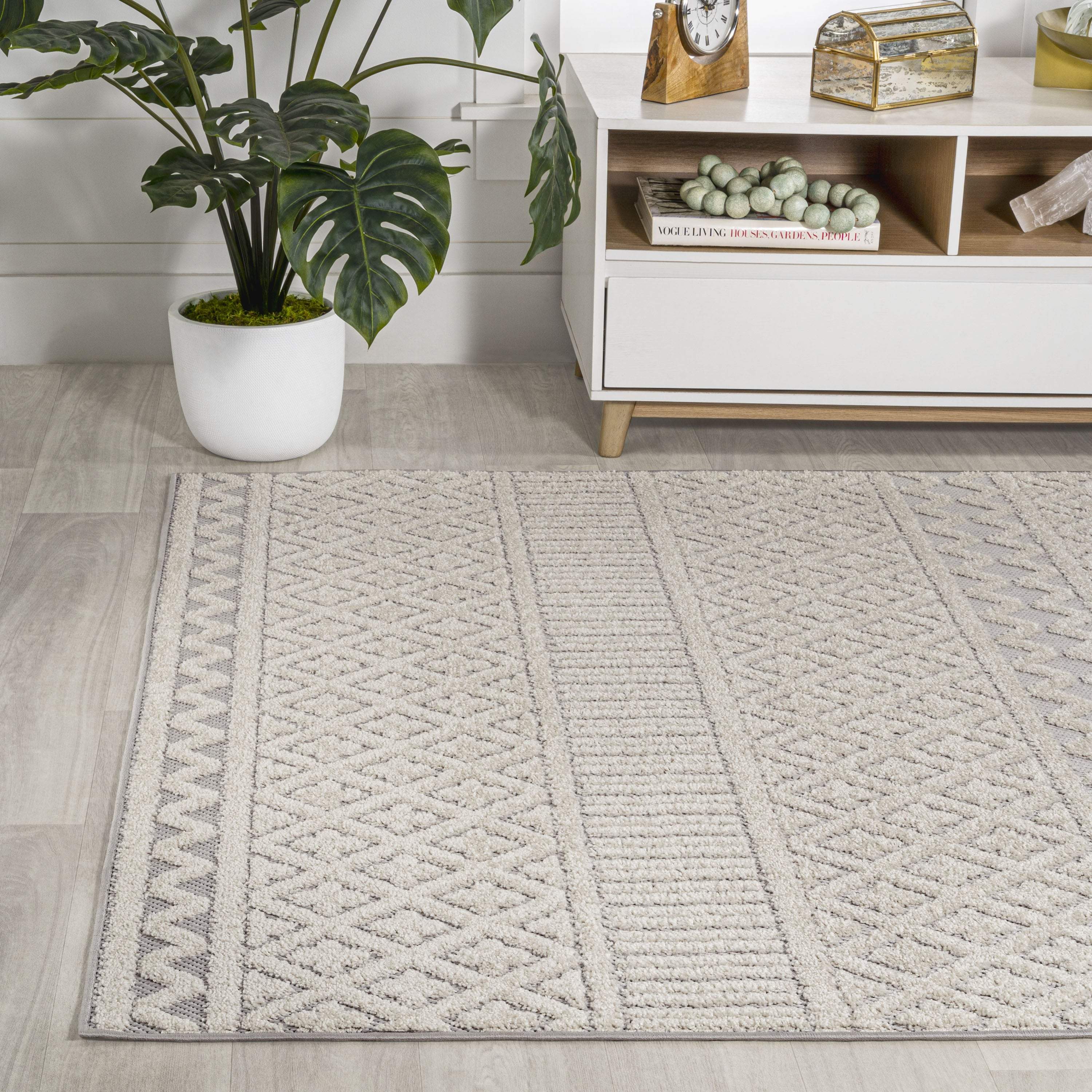 4' X 6' Cream And Gray Trellis Indoor Outdoor Area Rug - GreatEagleInc