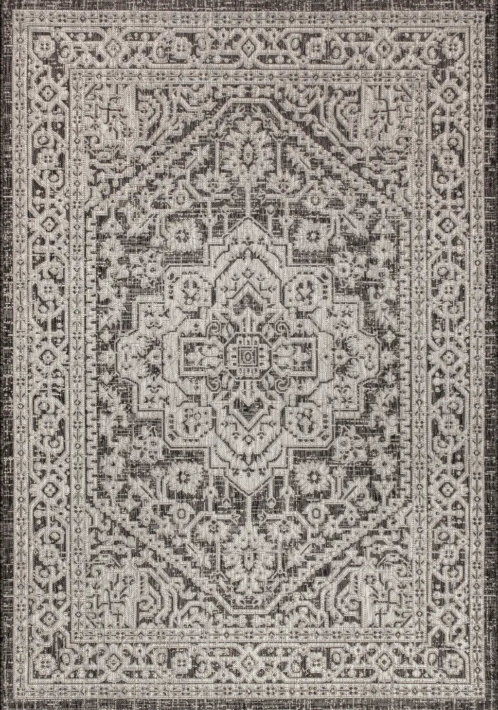 4' X 6' Gray And Black Medallion Indoor Outdoor Area Rug Homeroots Outdoor