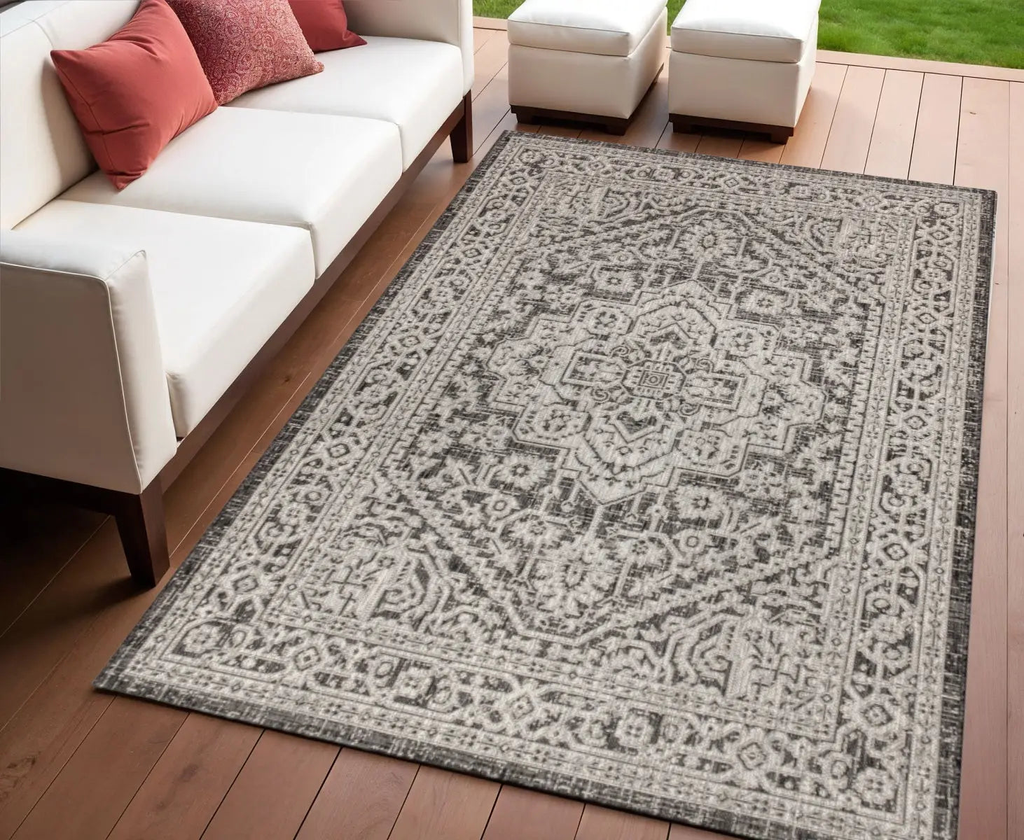 4' X 6' Gray And Black Medallion Indoor Outdoor Area Rug Homeroots Outdoor