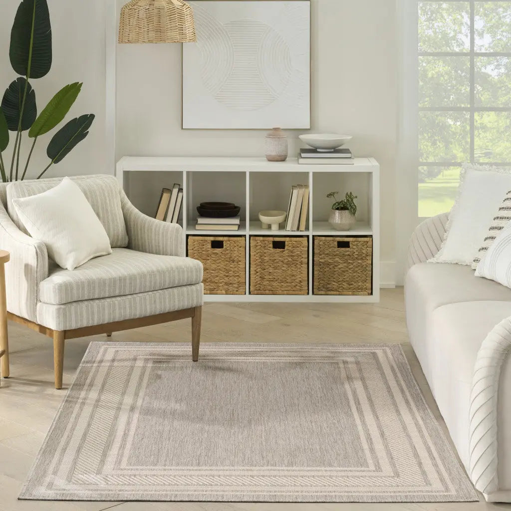 4' X 6' Gray Geometric Indoor Outdoor Area Rug Homeroots Outdoor