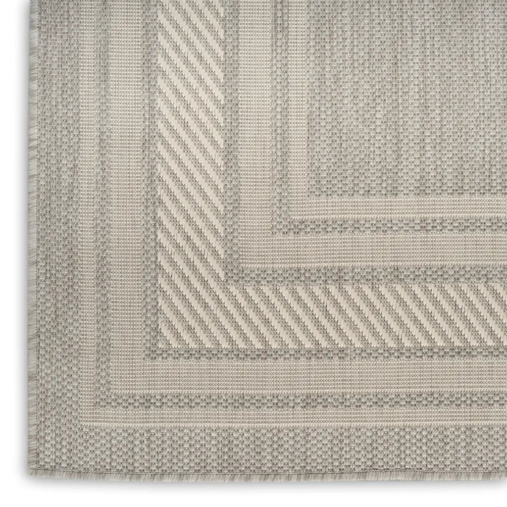 4' X 6' Gray Geometric Indoor Outdoor Area Rug Homeroots Outdoor