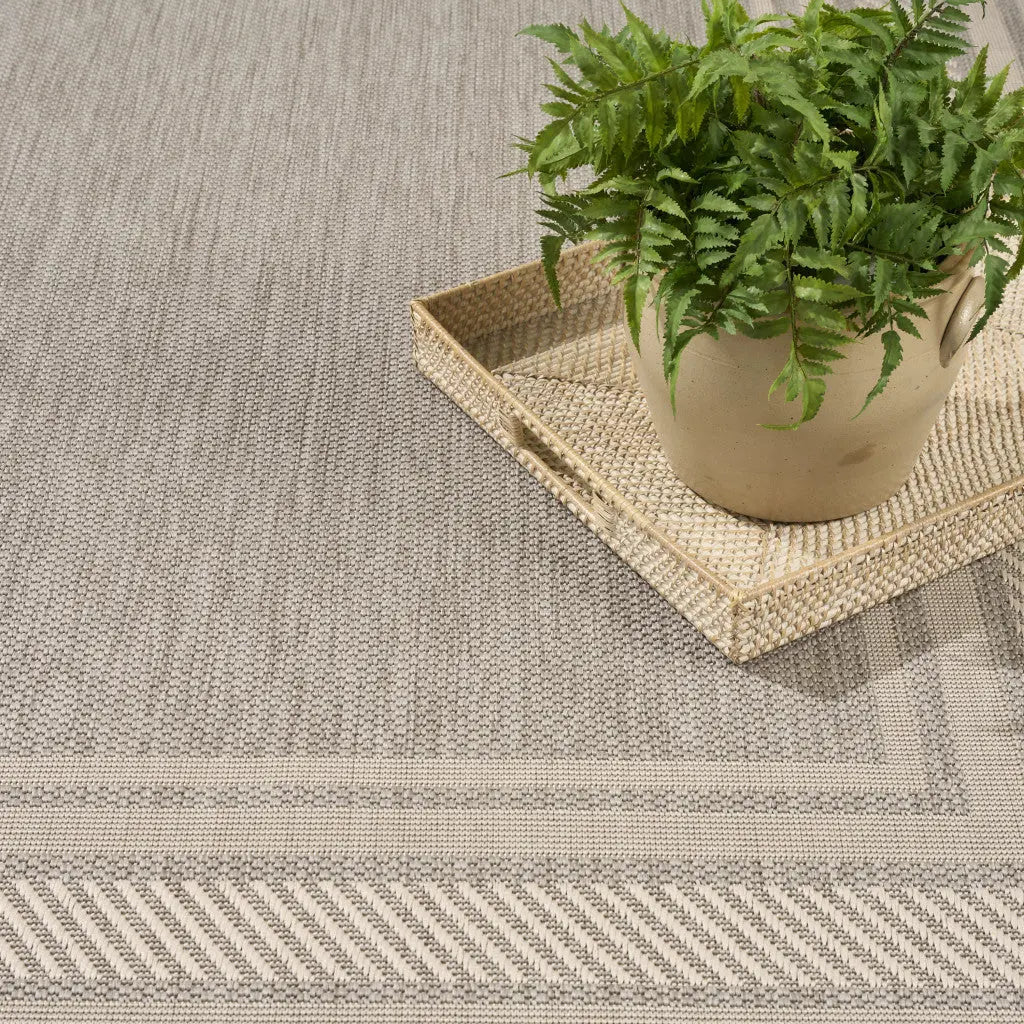 4' X 6' Gray Geometric Indoor Outdoor Area Rug Homeroots Outdoor