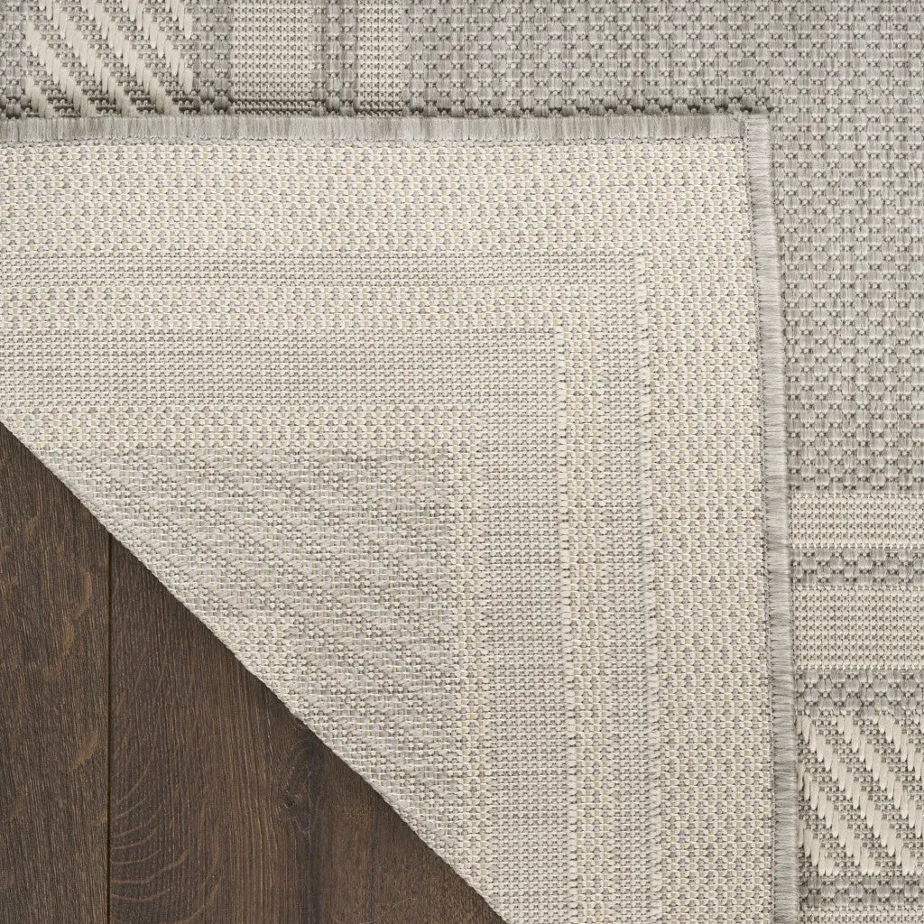 4' X 6' Gray Geometric Indoor Outdoor Area Rug Homeroots Outdoor