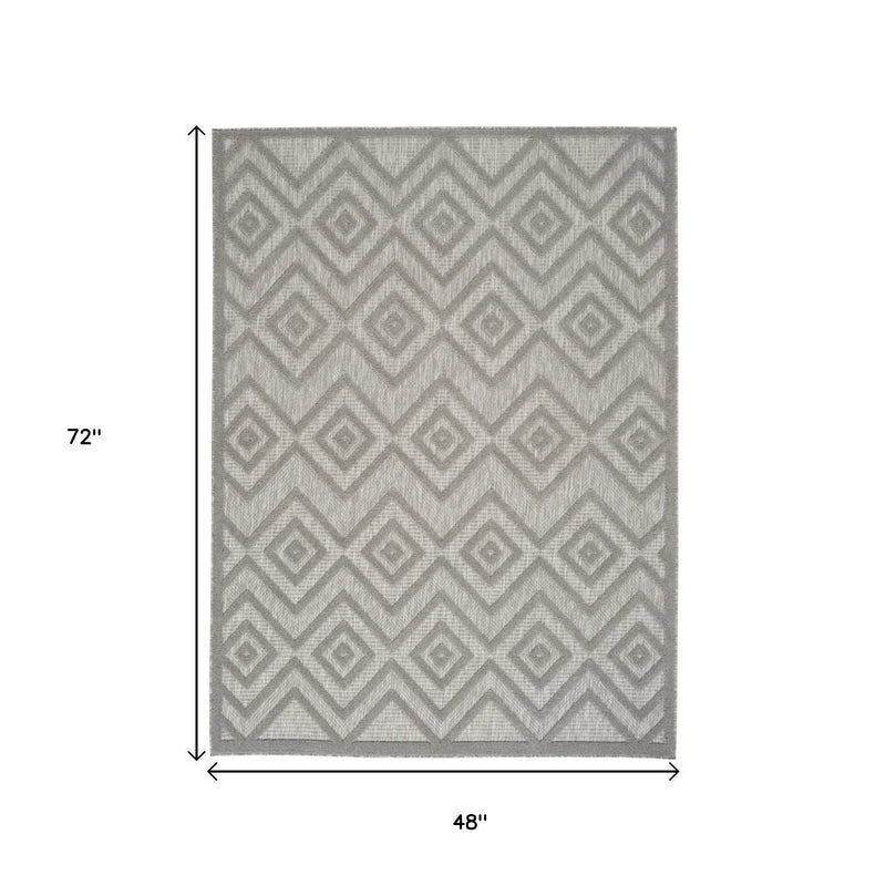 4' X 6' Gray Indoor Outdoor Area Rug - GreatEagleInc