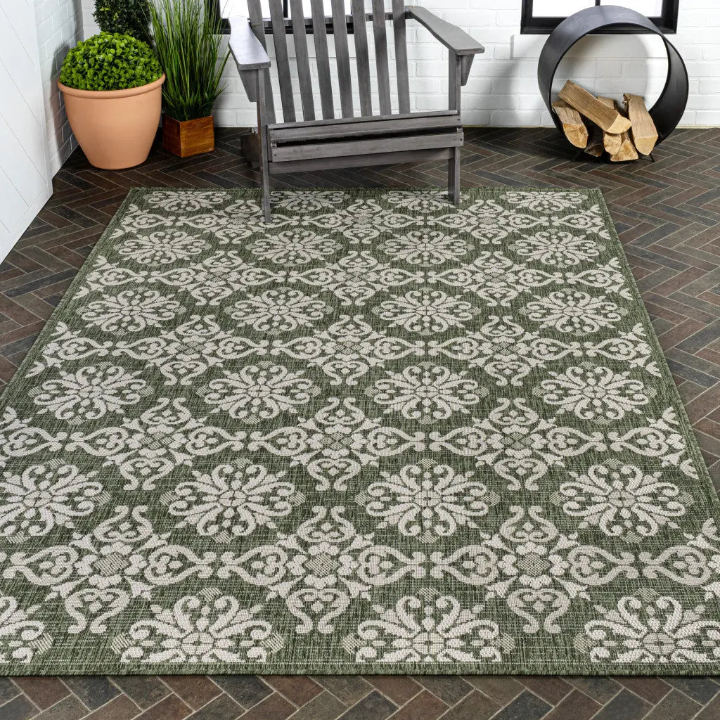 4' X 6' Green And Cream Floral Indoor Outdoor Area Rug Homeroots Outdoor
