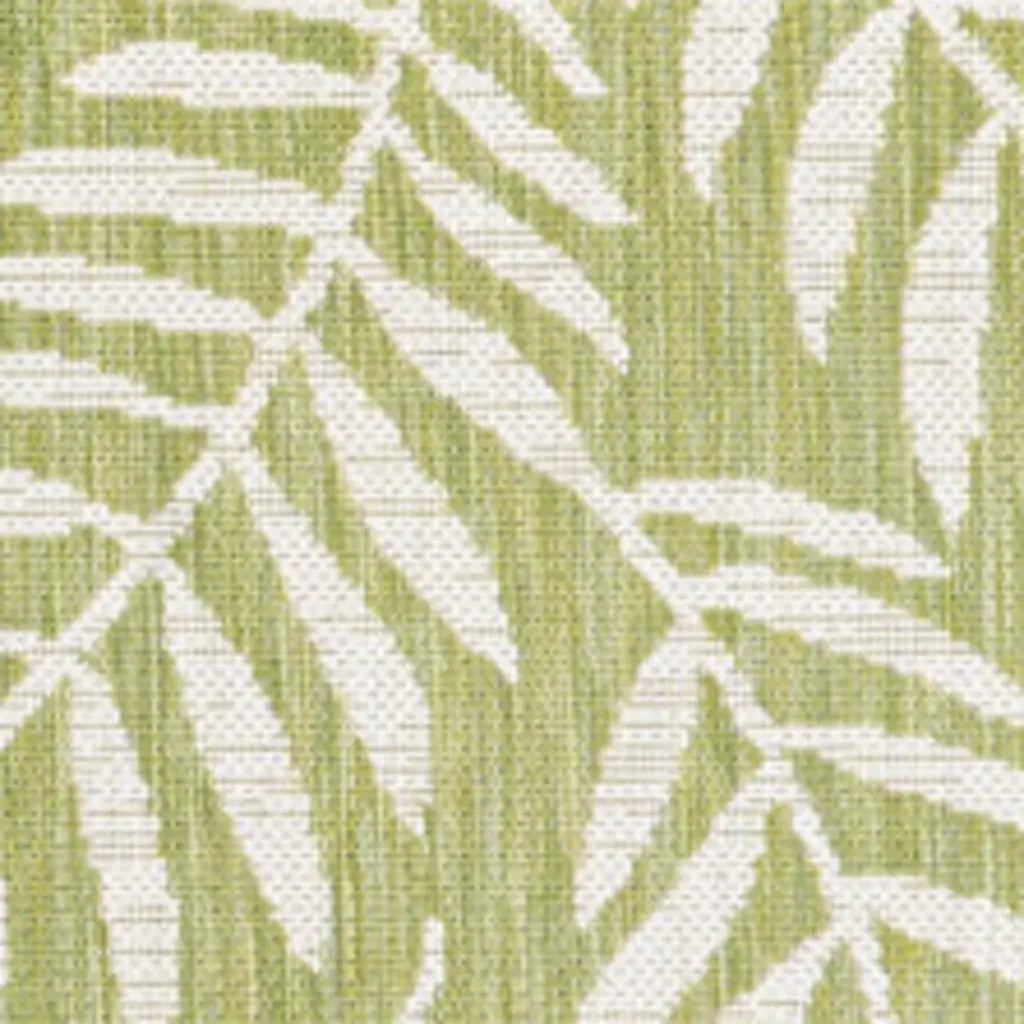 4' X 6' Green And Cream Floral Indoor Outdoor Area Rug Homeroots Outdoor