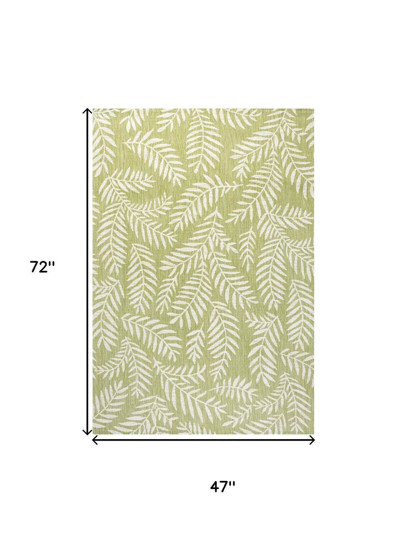 4' X 6' Green And Cream Floral Indoor Outdoor Area Rug Homeroots Outdoor
