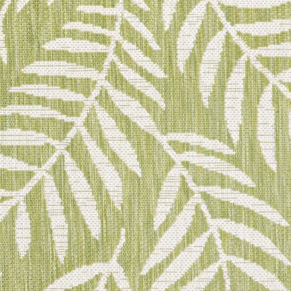 4' X 6' Green And Cream Floral Indoor Outdoor Area Rug Homeroots Outdoor