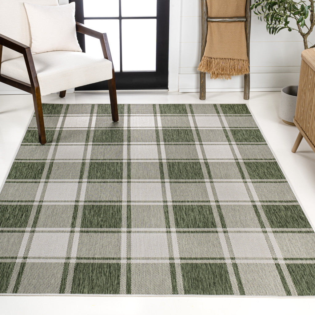 4' X 6' Green And Cream Gingham Indoor Outdoor Area Rug - GreatEagleInc