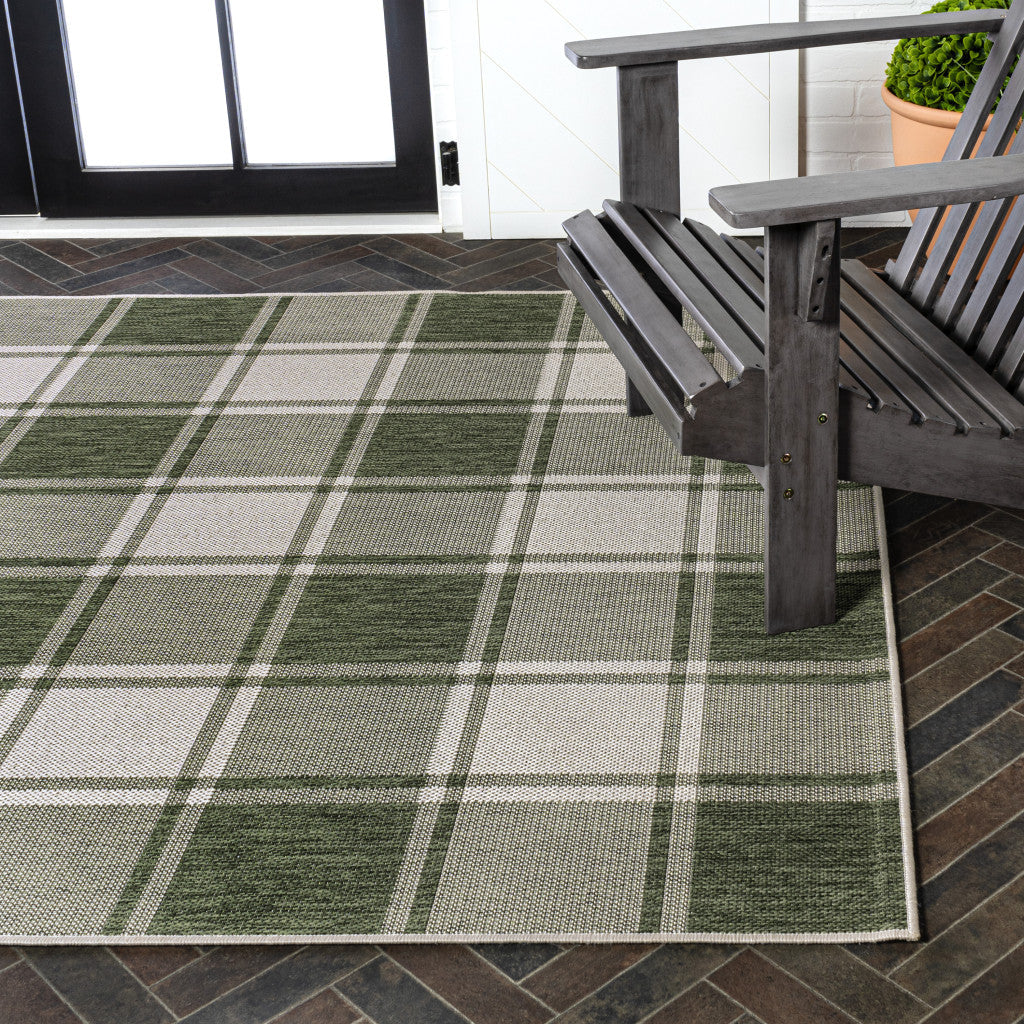 4' X 6' Green And Cream Gingham Indoor Outdoor Area Rug - GreatEagleInc