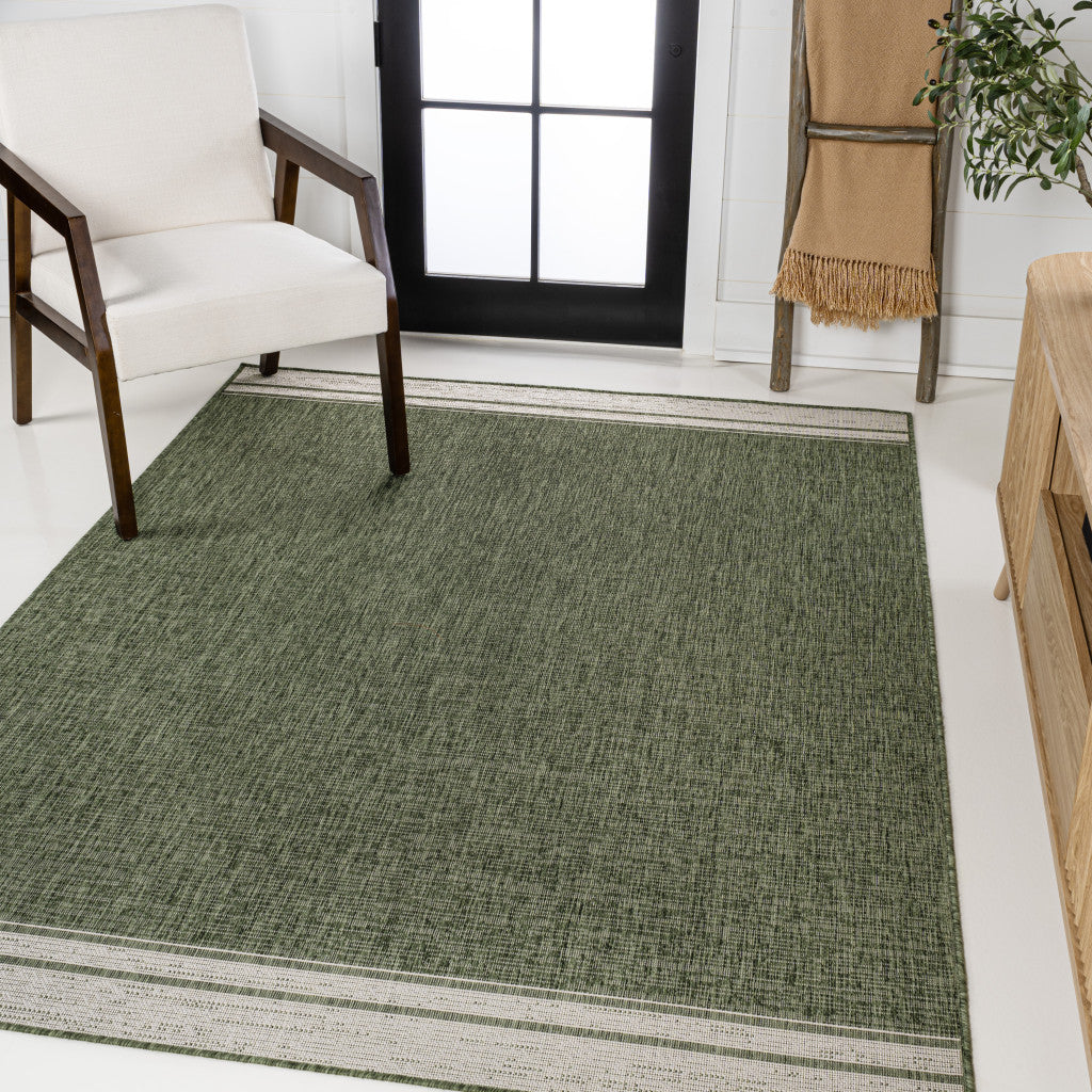 4' X 6' Green And Cream Indoor Outdoor Area Rug - GreatEagleInc