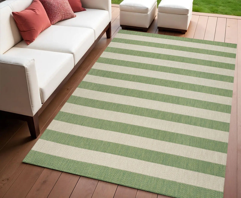 4' X 6' Green And Cream Striped Indoor Outdoor Area Rug Homeroots Outdoor