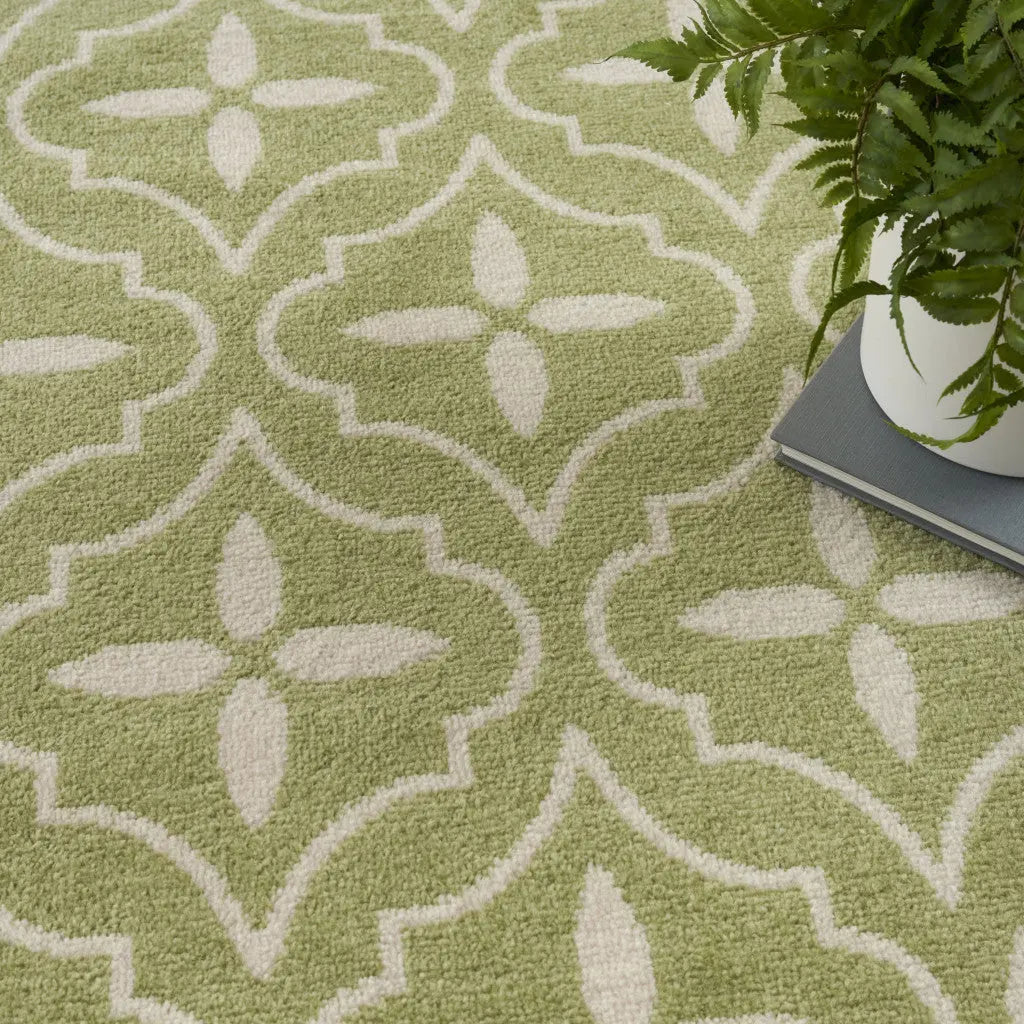 4' X 6' Green And Ivory Geometric Indoor Outdoor Area Rug Homeroots Outdoor