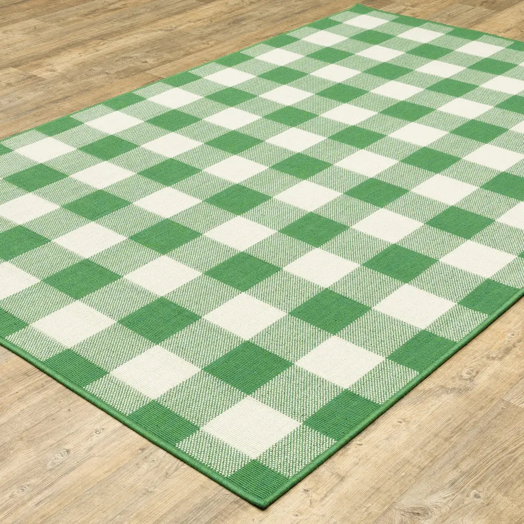 4' X 6' Green and Ivory Geometric Stain Resistant Indoor Outdoor Area Rug Homeroots Outdoor