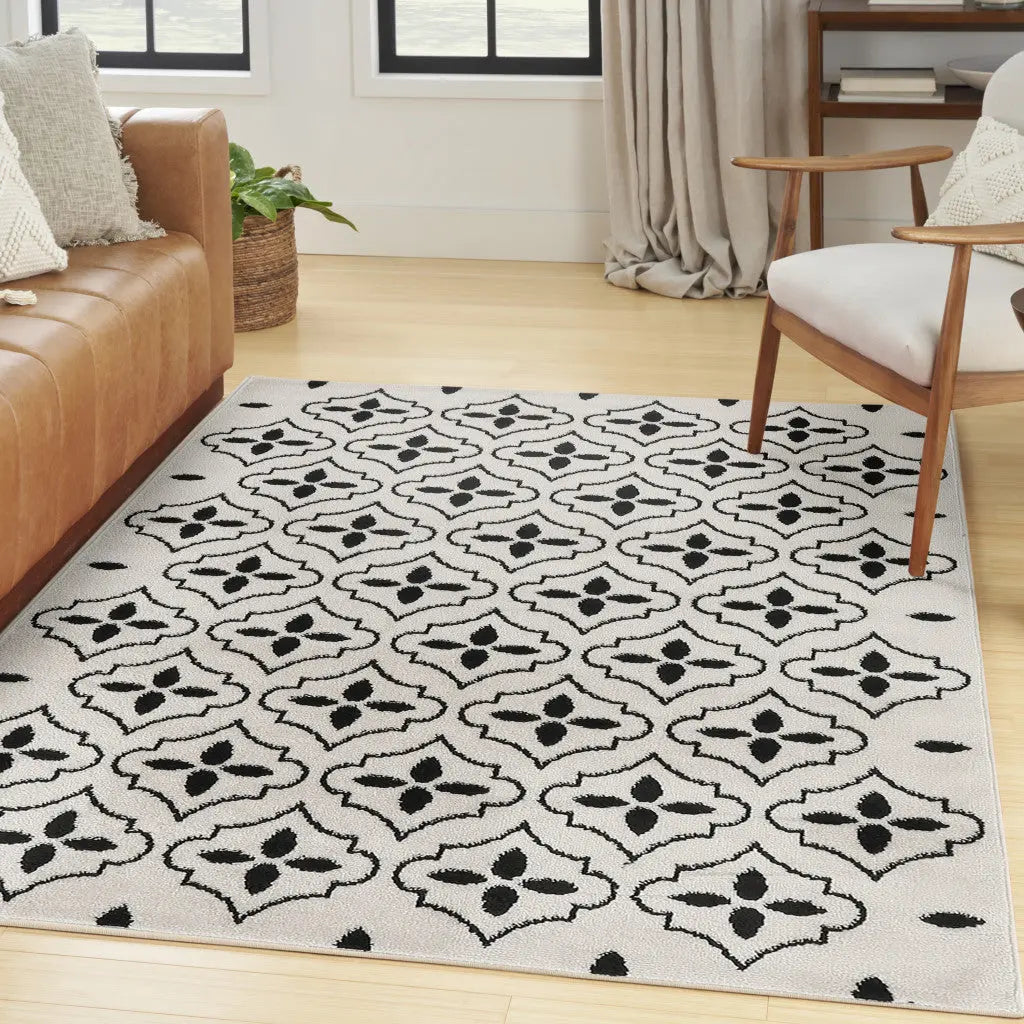 4' X 6' Ivory And Black Geometric Indoor Outdoor Area Rug Homeroots Outdoor