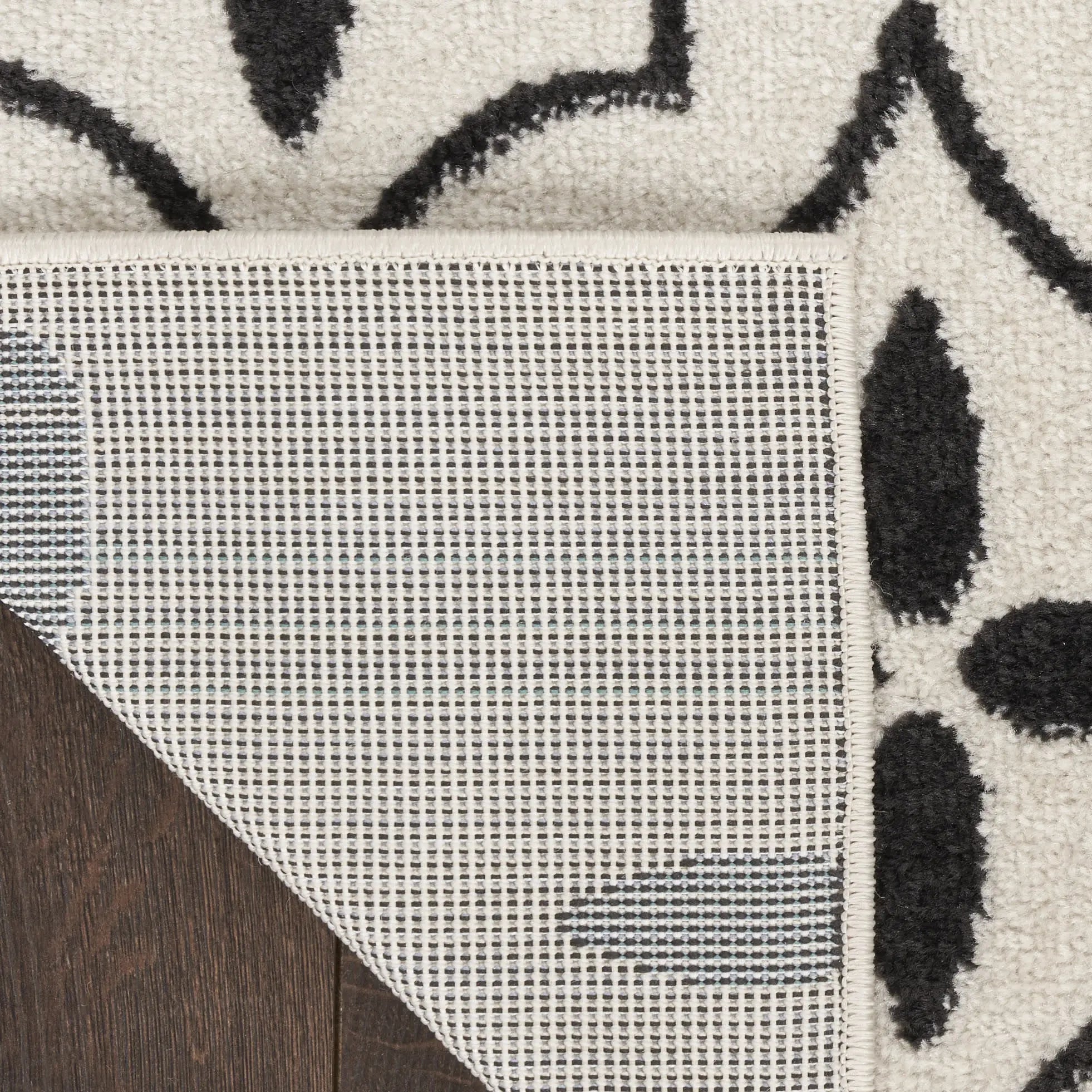 4' X 6' Ivory And Black Geometric Indoor Outdoor Area Rug Homeroots Outdoor
