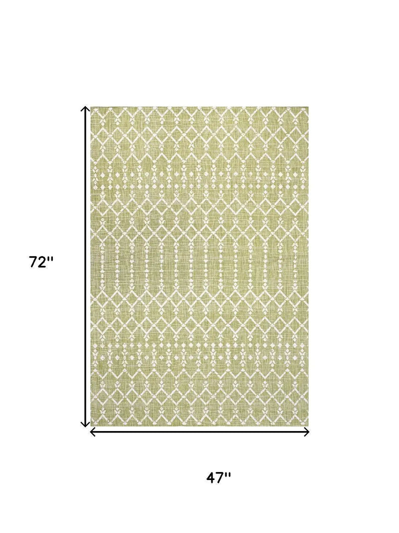 4' X 6' Light Green And Cream Trellis Indoor Outdoor Area Rug Homeroots Outdoor
