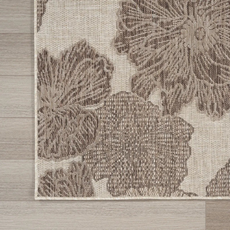4' X 6' Natural And Ivory Floral Indoor Outdoor Area Rug Homeroots Outdoor