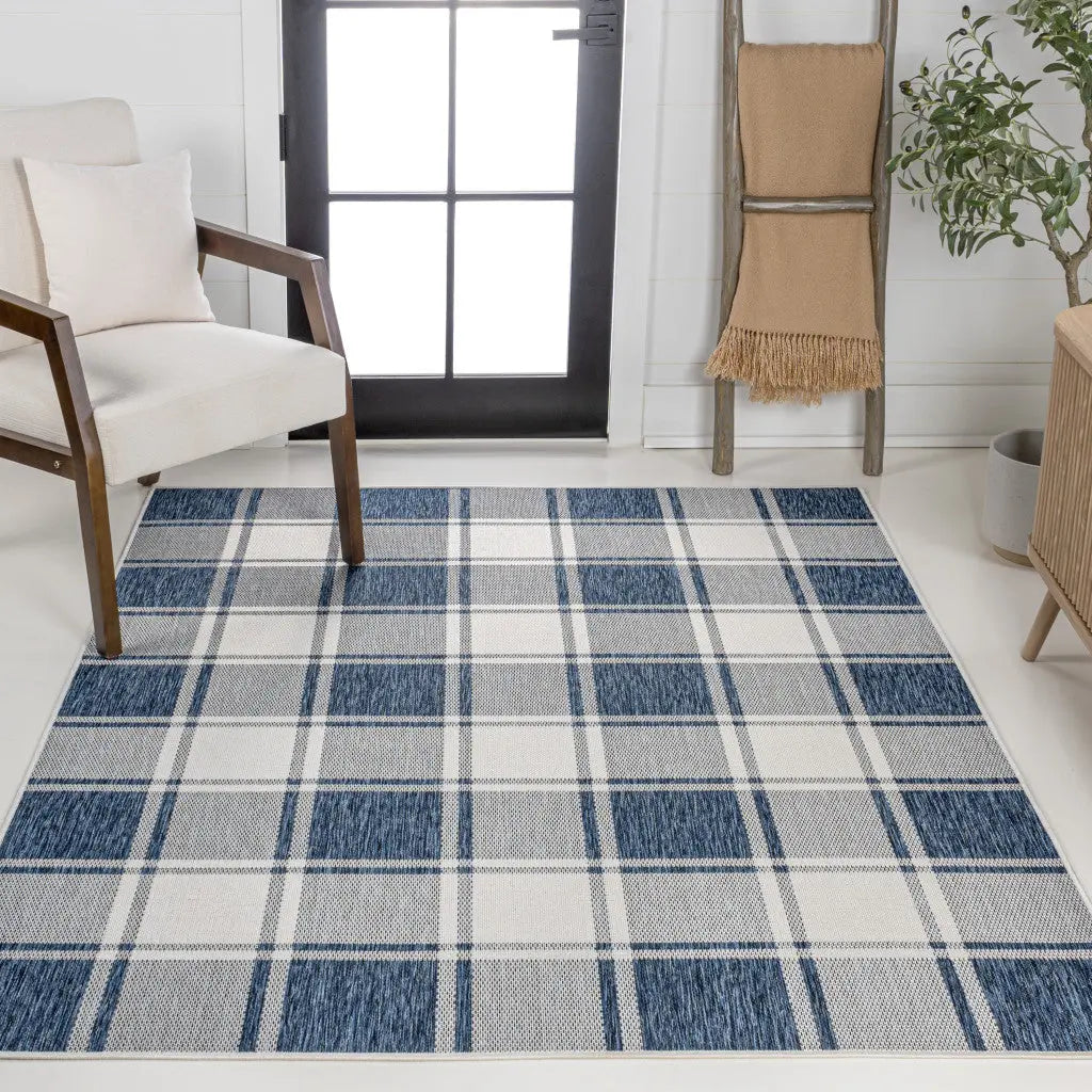 4' X 6' Navy Blue And Cream Gingham Indoor Outdoor Area Rug - GreatEagleInc