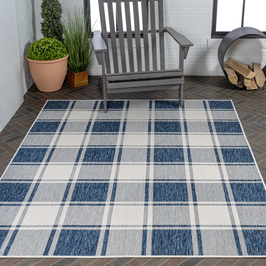 4' X 6' Navy Blue And Cream Gingham Indoor Outdoor Area Rug - GreatEagleInc