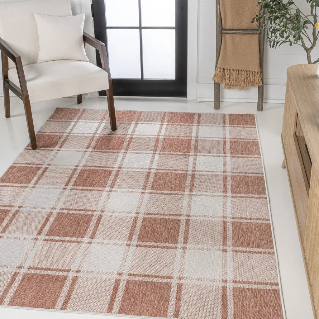 4' X 6' Salmon And Cream Gingham Indoor Outdoor Area Rug Homeroots Outdoor