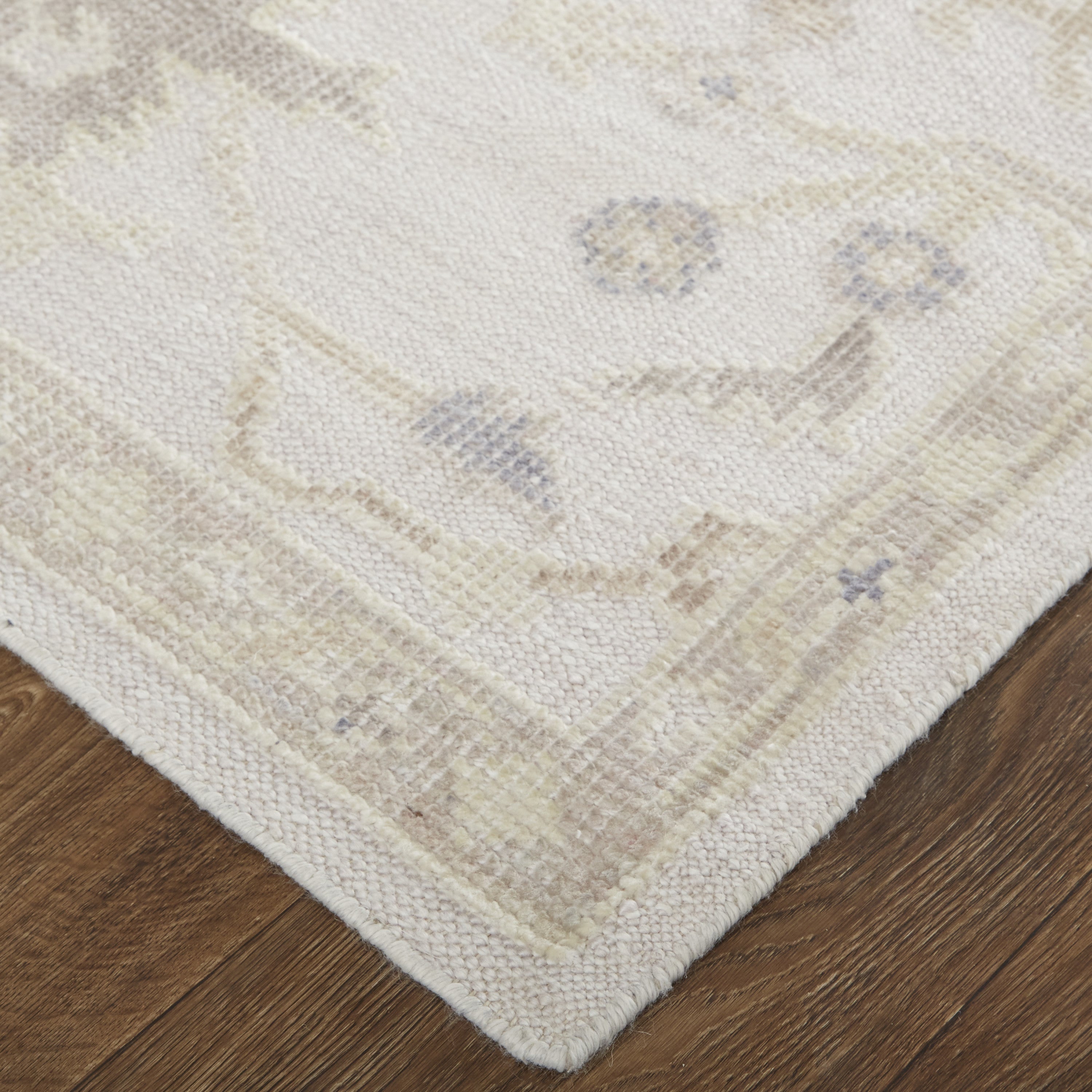 4' X 6' Tan Ivory And Orange Floral Hand Knotted Stain Resistant Area Rug Homeroots Outdoor